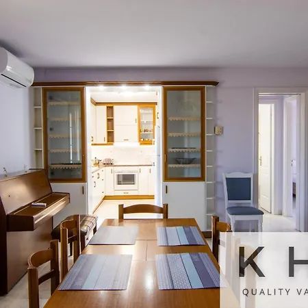 Superior Boutique Studios! #3 Appartement