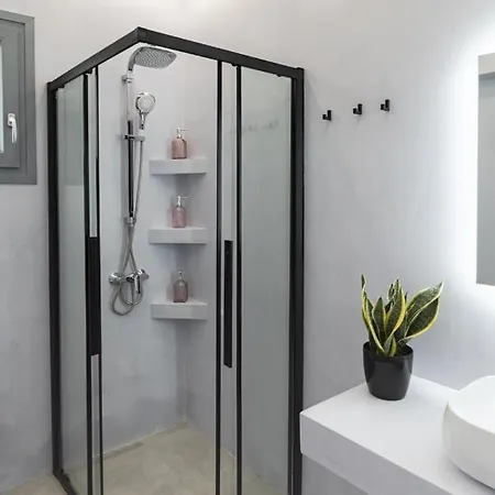 Superior Boutique Studios! #3 Apartment *